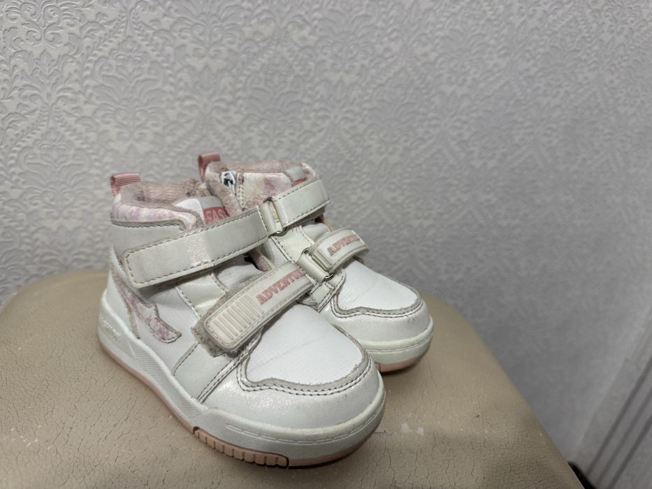 Детская ботинка