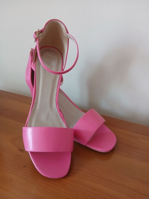 Елегантни сандали