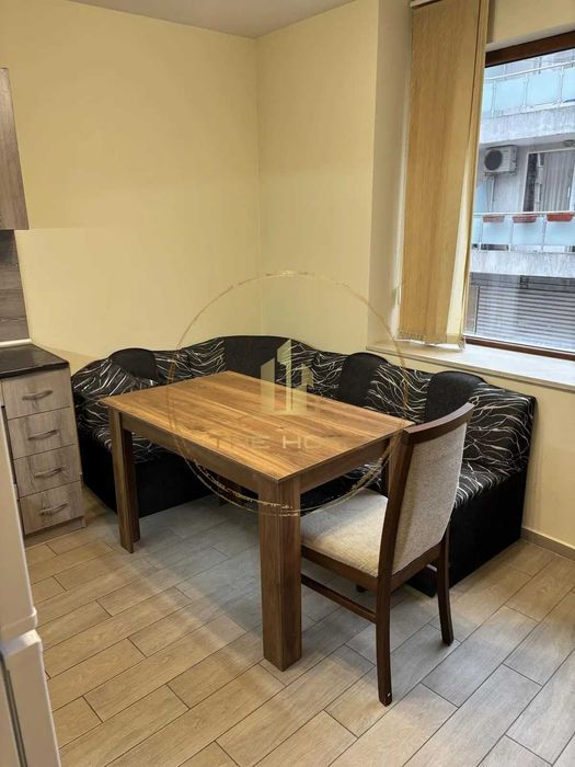 Дава се под наем Двустаен апартамент в Варна, Колхозен пазар - 45 кв.м за 450 € - Снимка #1