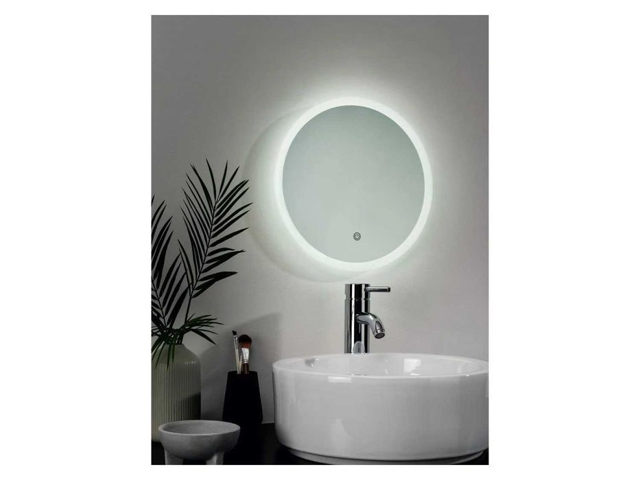 Огледало за баня с LED осветление С функция против запотяване