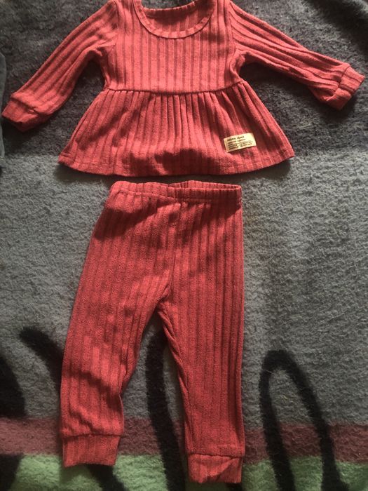 Costumasi fetite marimea 9-12 luni