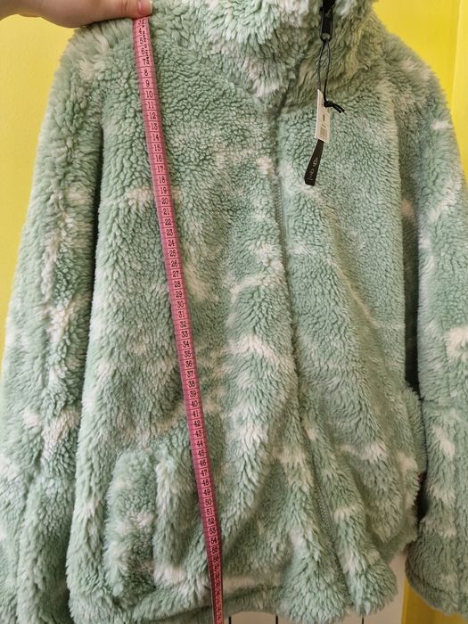 Бледозелен суитшър на CROPP - неизползван, с етикета