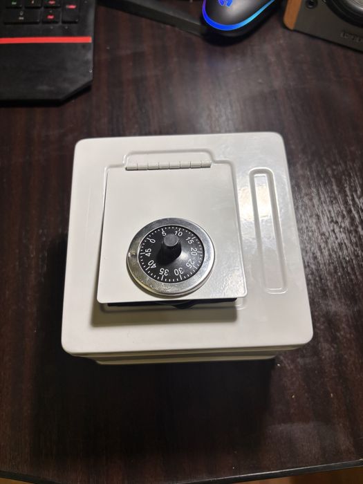 Pusculita Seif Cifru Metal