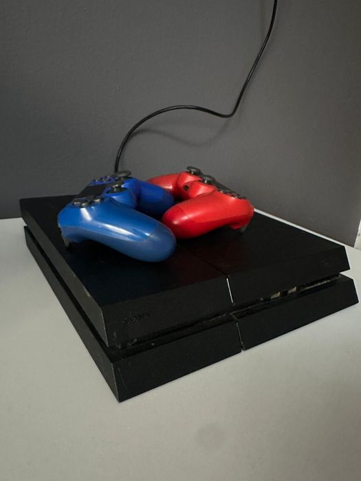 PlayStation 4 PS4 + 2 controllere DualShock + Fifa 2020