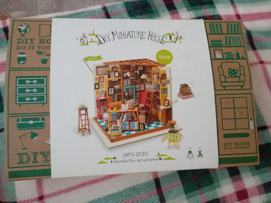 DYI Miniature house-Rolife "Sam's Study,,(DG102)