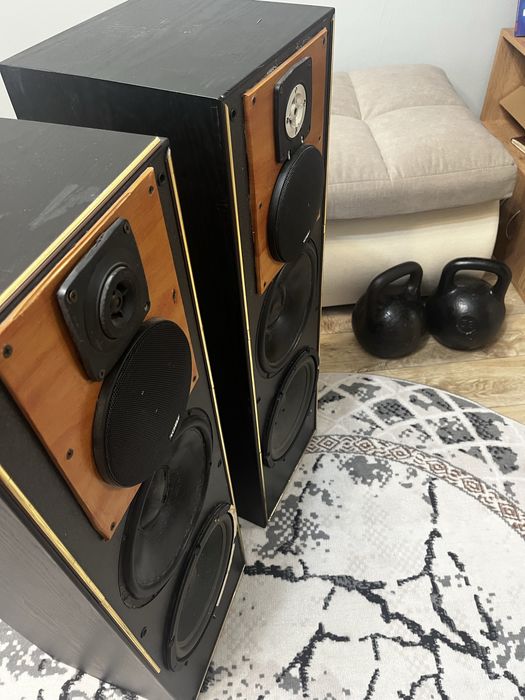 Колонки JBL напольные