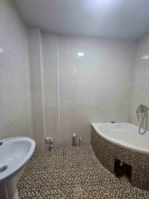 СРОЧРО ПРОДАЁТСЯ 1 ком Мирзо Улугбеский район Карасу-6 Мечеть новостр