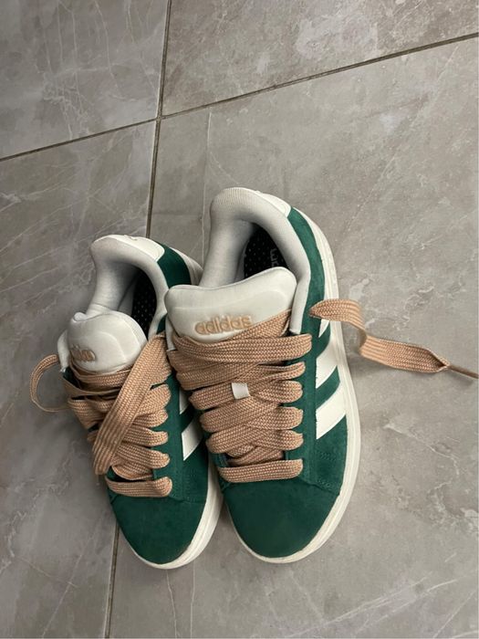 Adidași in stare foarte buna doar o data purtati nr 37