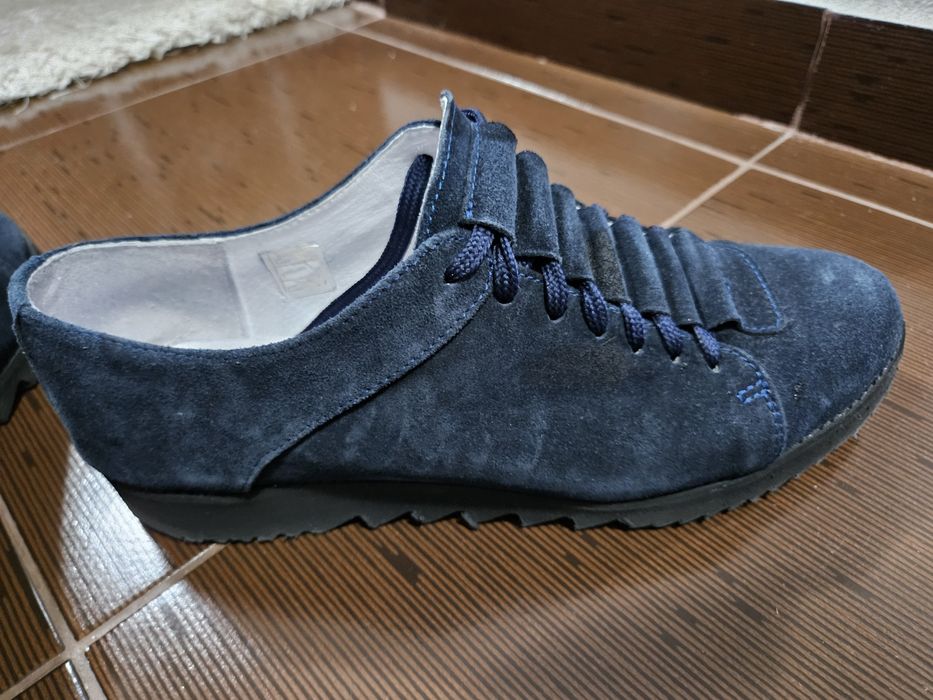 Pantofi din piele întoarsă