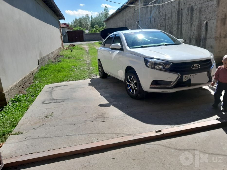 Lada vesta 2019 kraska toza 1.8 motor yaxshi minilgan moshin