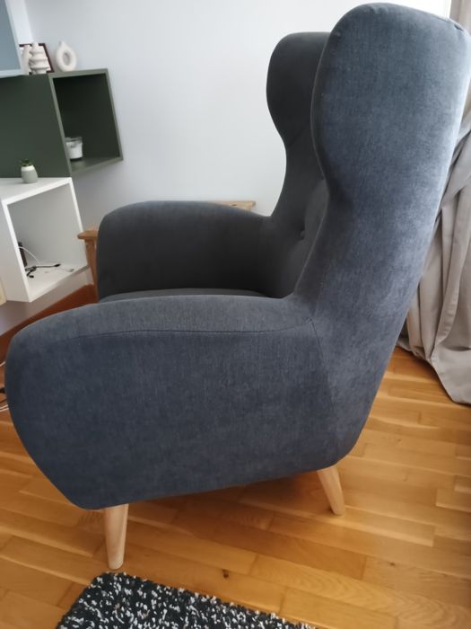 Fotoliu gri închis cu picioare de lemn Passo La Forma