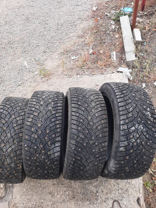 Продам шины 235/45/18 трианжела