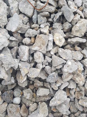 Beton concasat și piatra sparta de munte