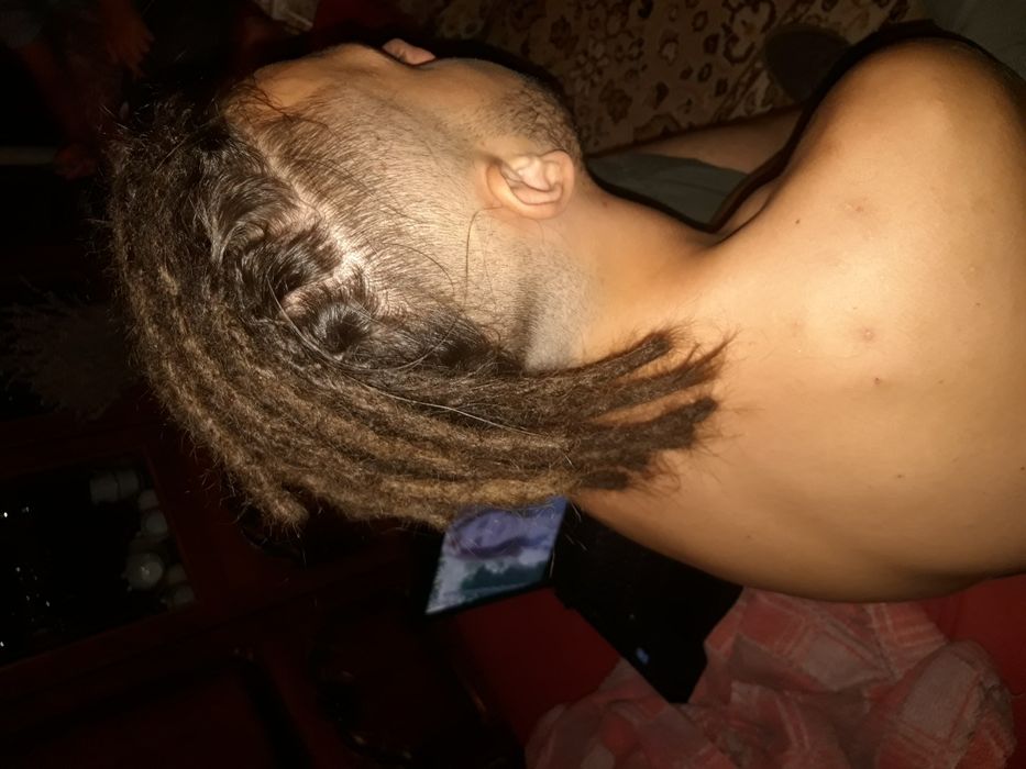 Fac dreaduri/dreads/dreadlocks