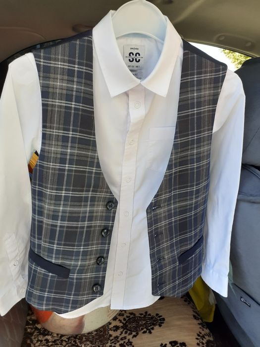 Продам жилет школьника