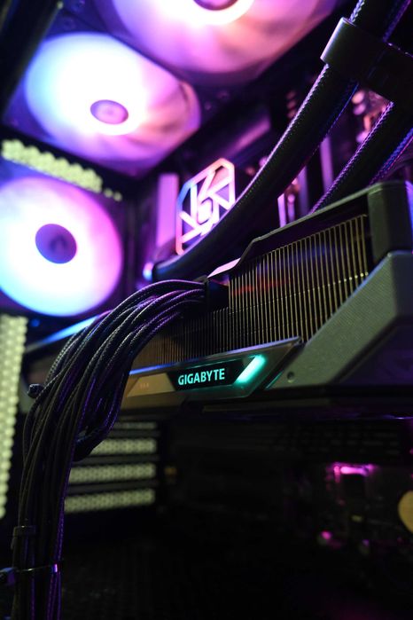 PC Gaming RX 9070 XT, 9800x3D, 32gb, ssd 2Tb