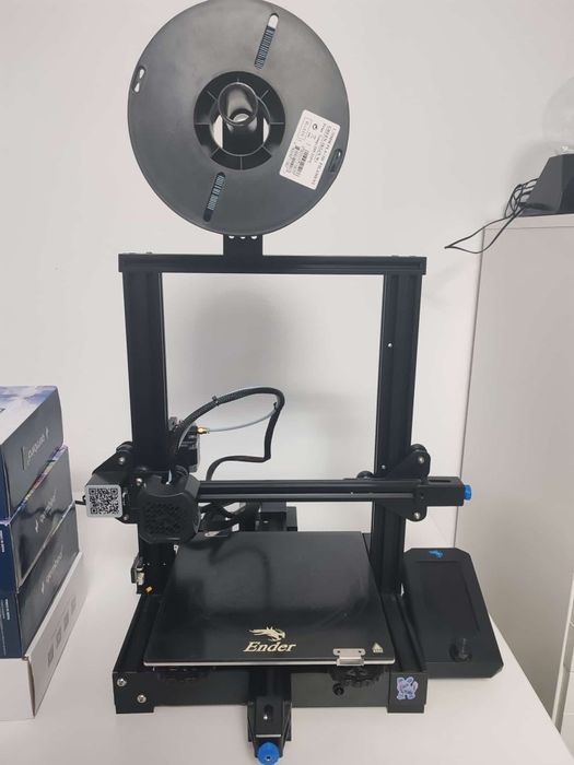 Imprimanta 3D CREALITY ENDER-3 V2 + 4 role de filament desigilate