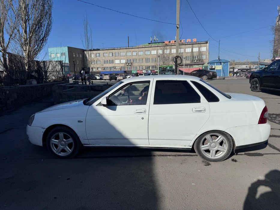 Продам машину Лада Приора