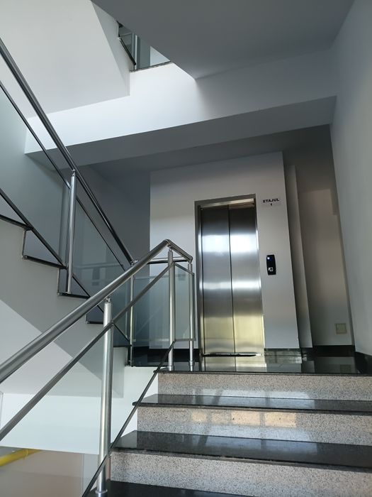 Deosebit ! Bloc nou 2 camere decomandate etaj 2 mobilat modern contract anaf