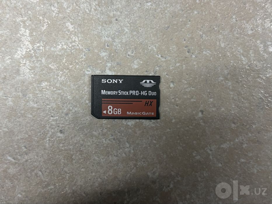 Продам PSP 3000 8 гб прошитую