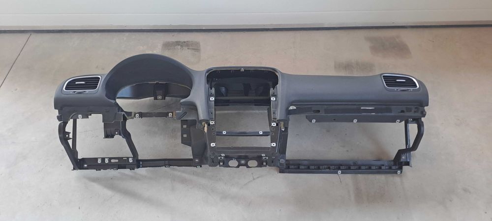 Арматурно табло Golf 6