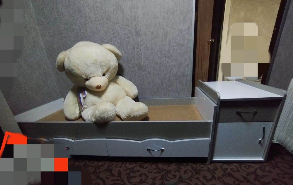 Детский кровать с тумбой состояние как новый не использован