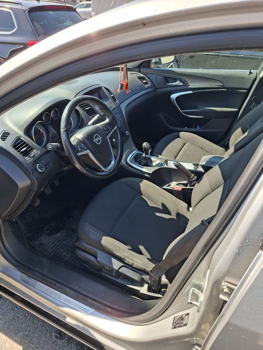 Opel Insignia 2009 – stare bună – pregătită de drum!
