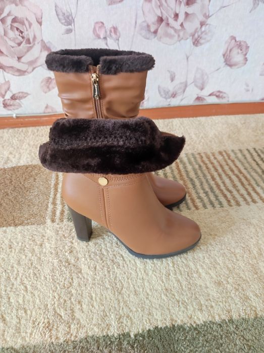 Продам зимние сапоги