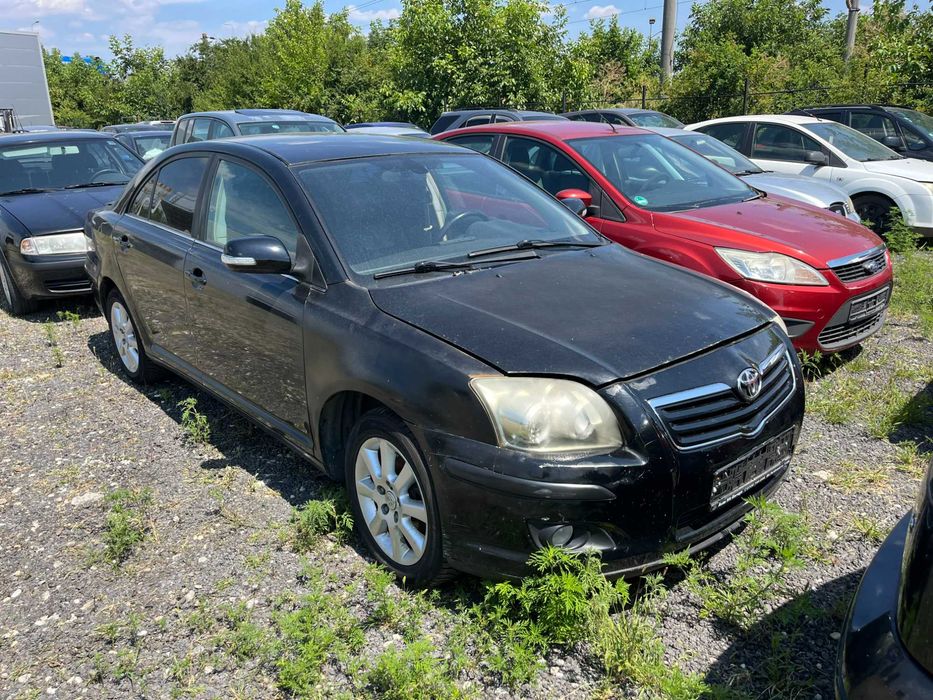Dezmembrez Toyota Avensis T25 facelift 2.0 diesel 2007