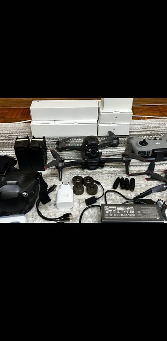 Dronă DJI FPV fly more