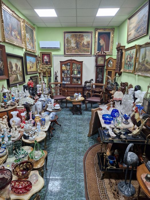 Уникална голяма антикварна порцеланова фигура статуетка
