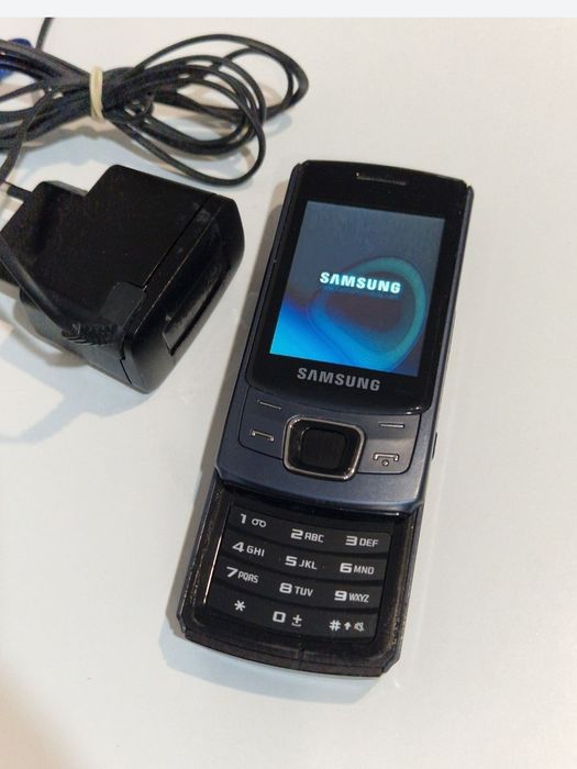 Telefon Samsung cu 2 procesoare GT- C6112