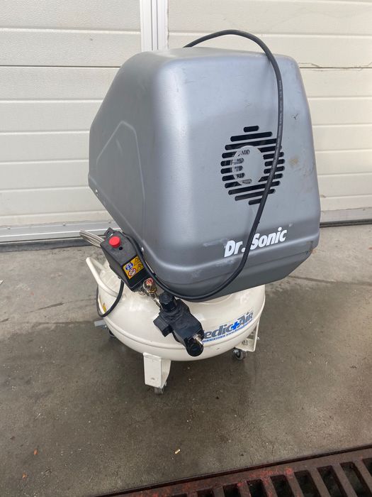 Compresor de aer medical Fini Dr.Sonic 102-24F 24 l, 0.55 kW, 8 bar,