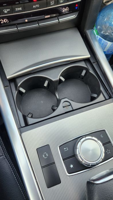 Cupholder w212 facelift