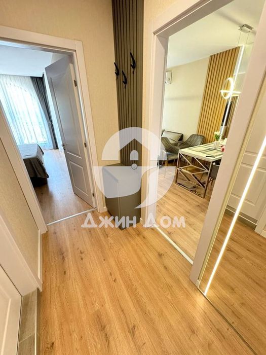 Луксозен тристаен апартамент в к-с „Хармони Сюитс 18“, Слънчев бряг