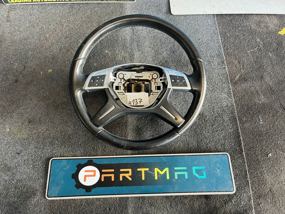 Волан Mercedes-Benz C-Class 204 ном 137