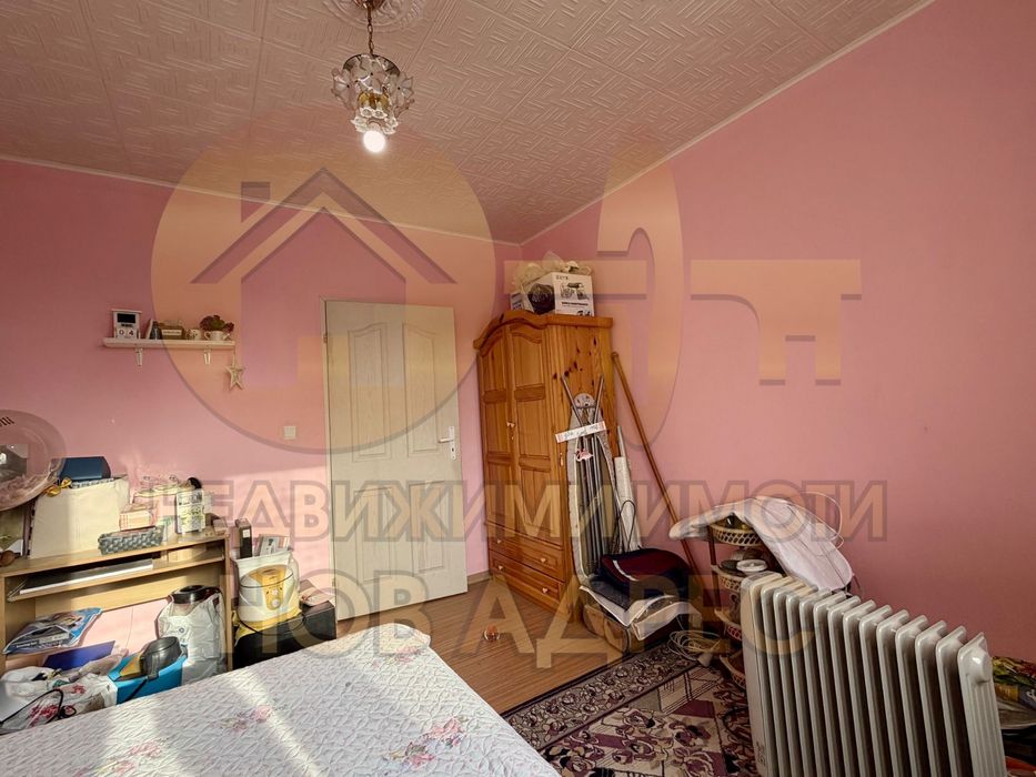 Четиристаен Апартамент , Обзаведен и Ремонтиран , гр. Търговище кв. Запад 3