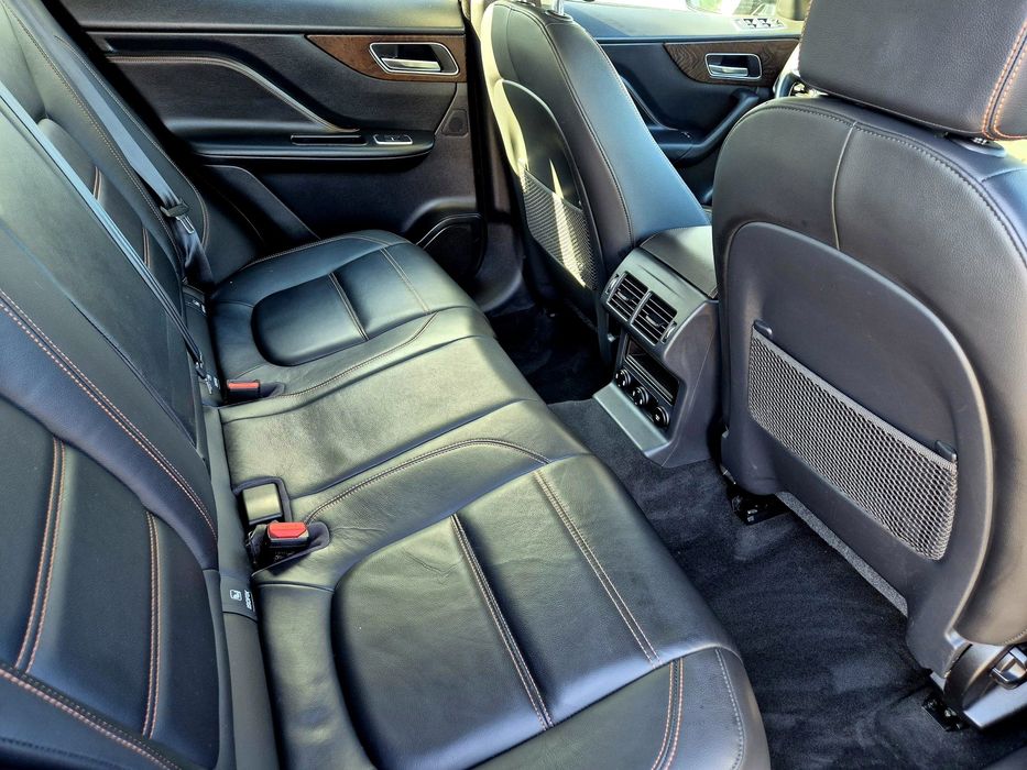 Vând Jaguar Fpace Black Edițion 2020