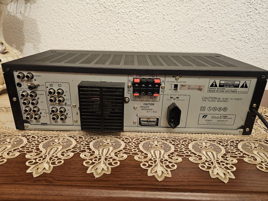 Vand amplificator Sansui A-3100 cu priza Europa