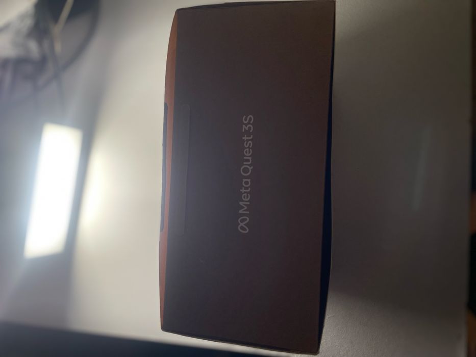 Vand schimb Oculus quest 3s tot in garatie folosit putin