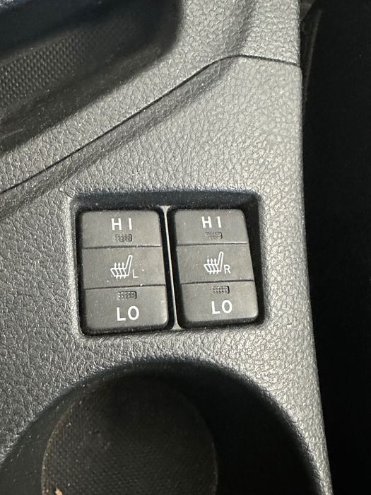 2013 Toyota Auris hibrid, alb perlat, 200000 km Timișoara