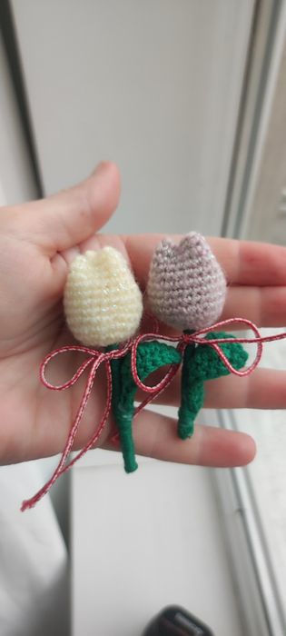 Брошка Лале-мартеница