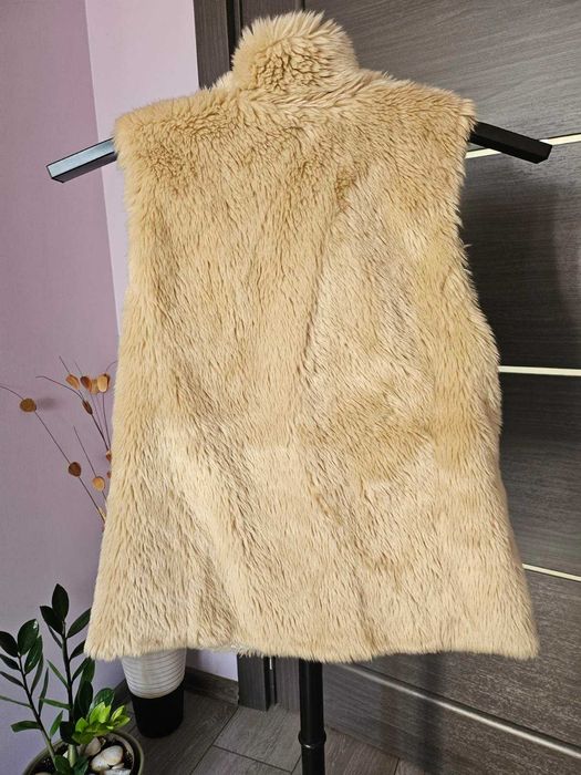 Елеци ZARA пухени