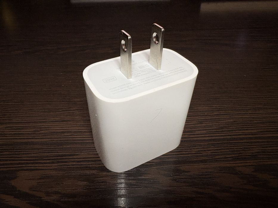 Адаптер питания Apple 20 Вт USB-C