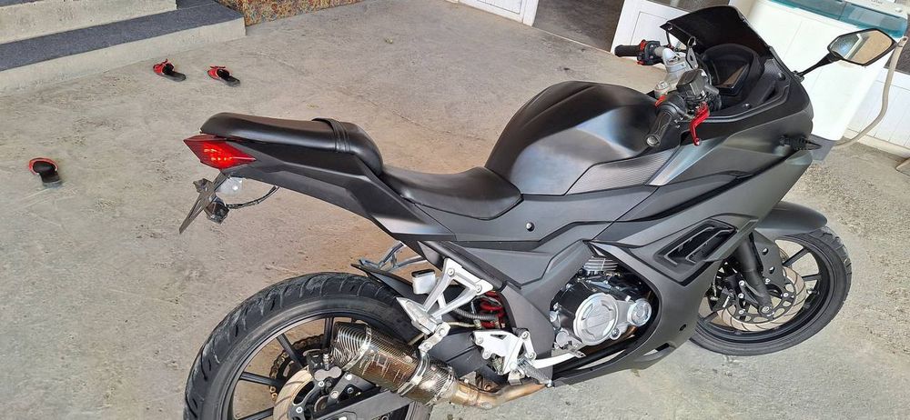 Moto bmw 250 motosikl