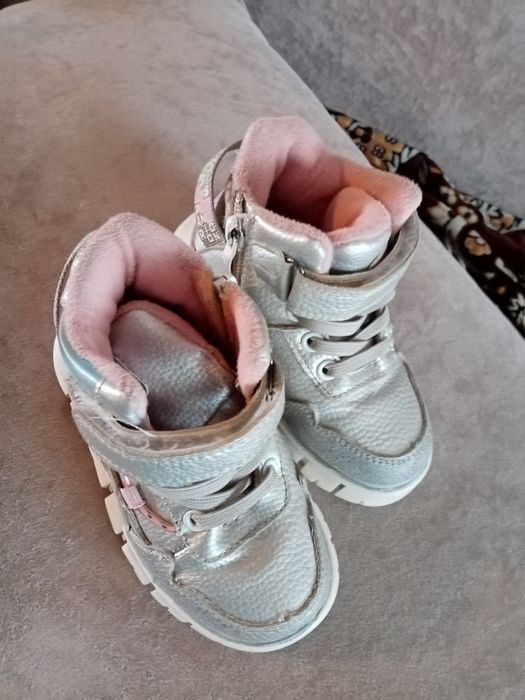 Ботинки на флисе 28р,24р