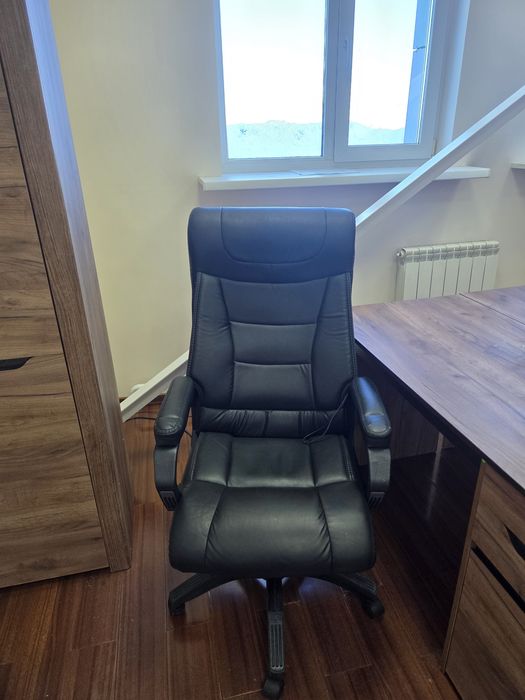 Продам офисную мебель