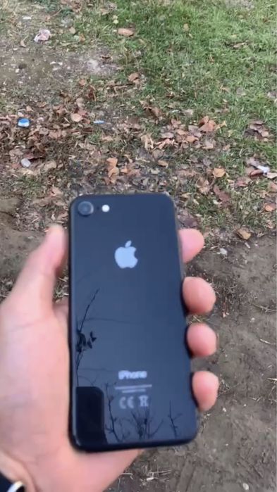 IPHONE 8 , aybi yoq umuman , hamma joyi radnoy