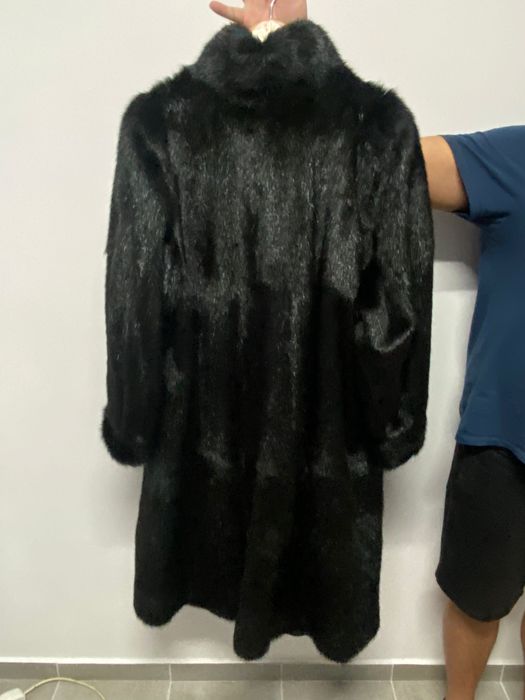 Haina lunga din blana de nutrie neagra