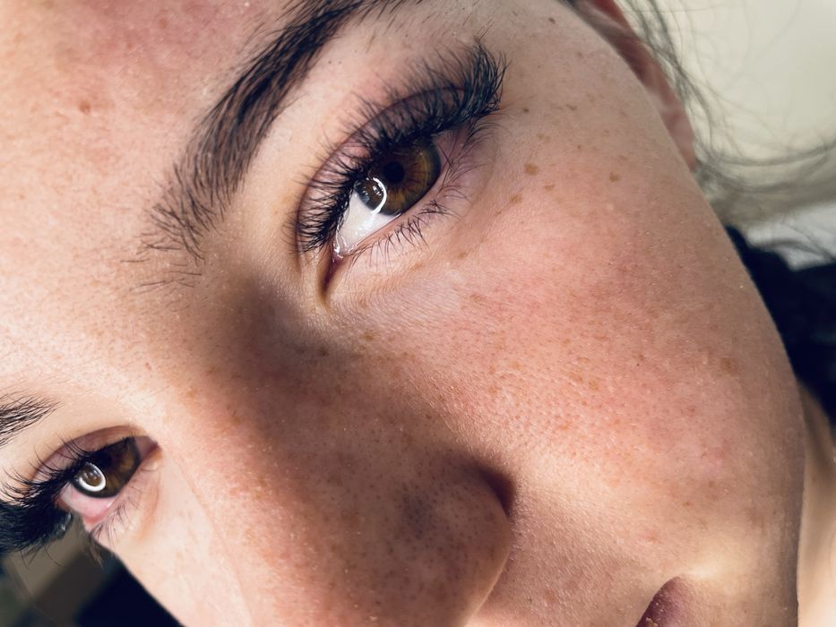 Extensii de gene pentru un look impecabil